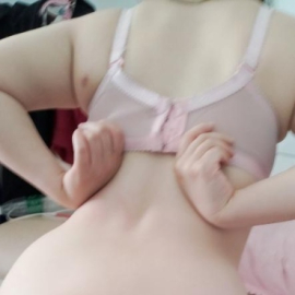 小店白皙少妇