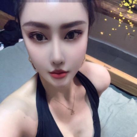 圆润挺翘小姐姐